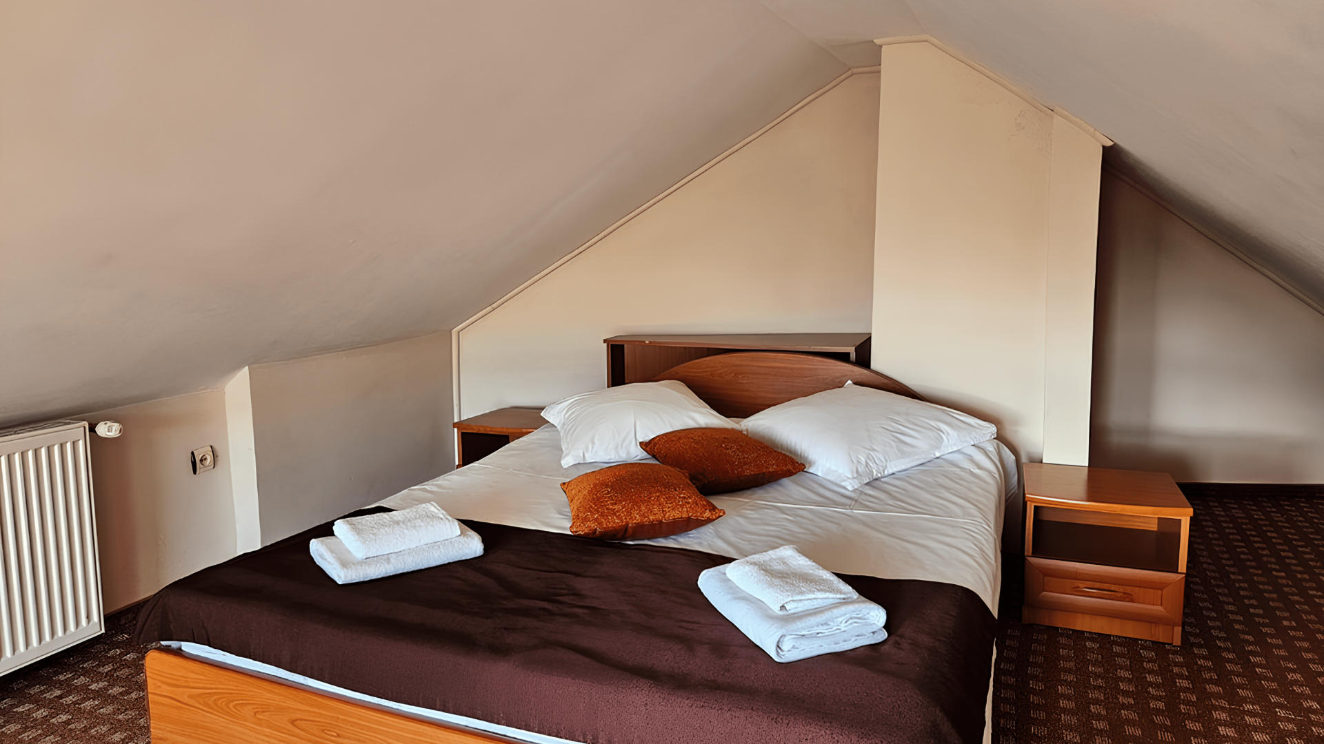Room 11 - One-Bedroom Apartment