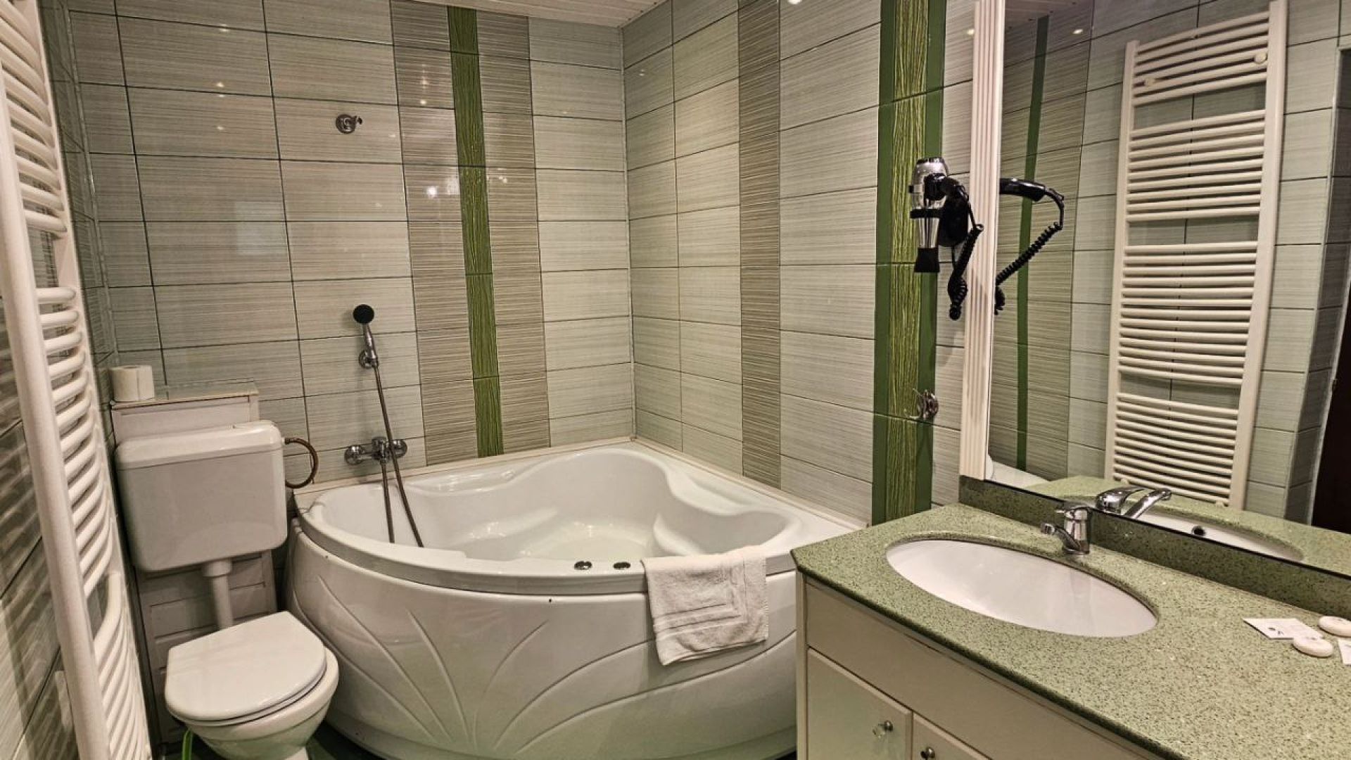 Camera 14 - Apartament cu 3 camere