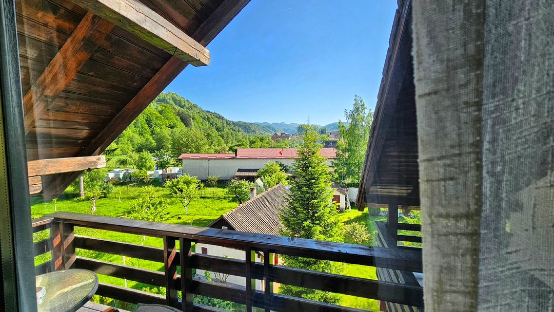 Camera 9 - Triplă