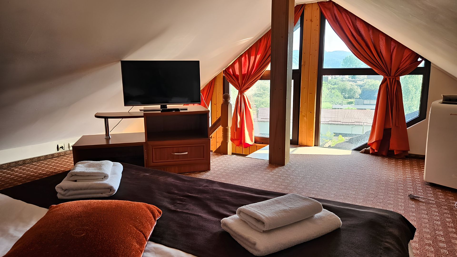 Room 11 - One-Bedroom Apartment