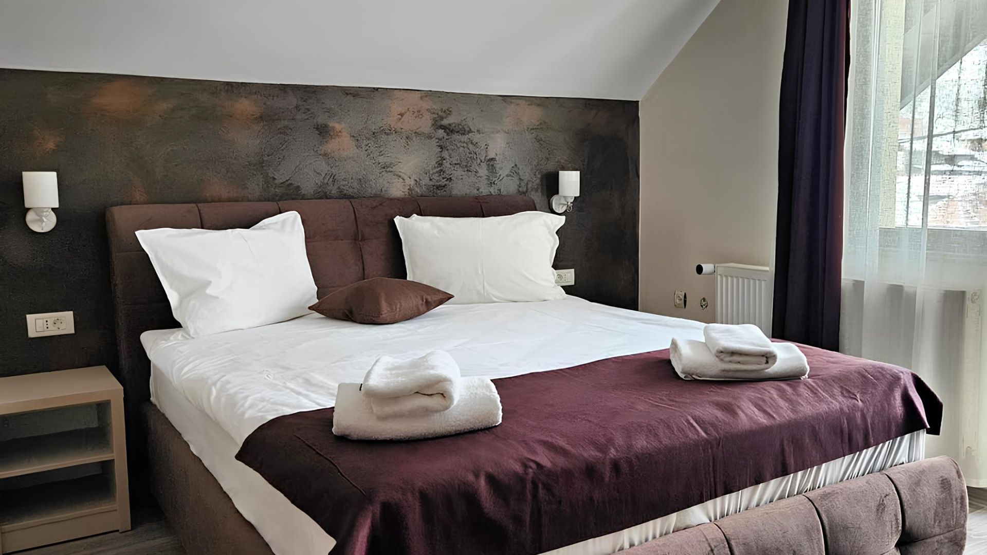 Room 13 - Double with Whirlpool and Balcony