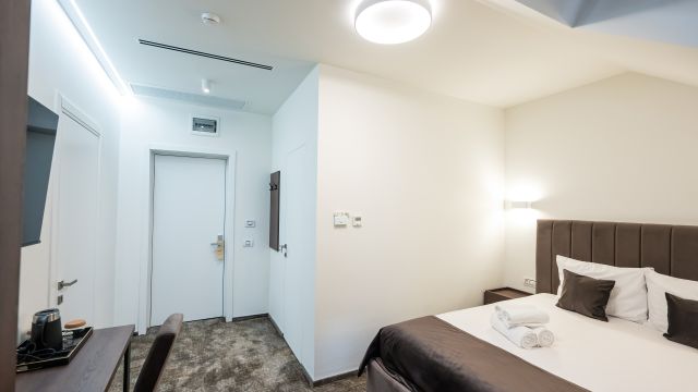 Hotel Alive