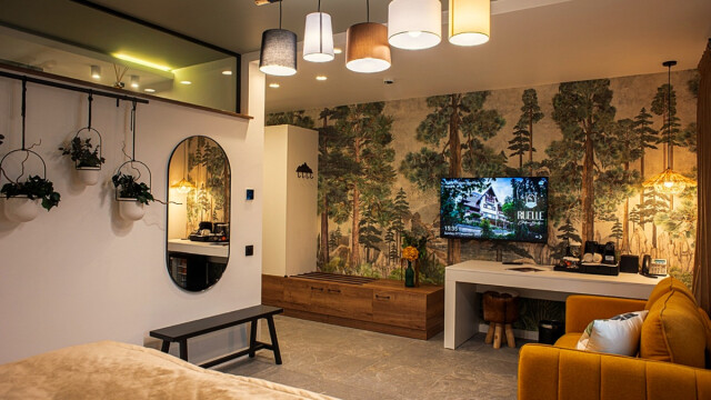 Ruelle Chateau Boutique