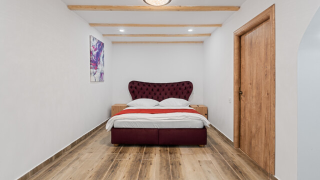 TRASYLVANIA  HOUSE
