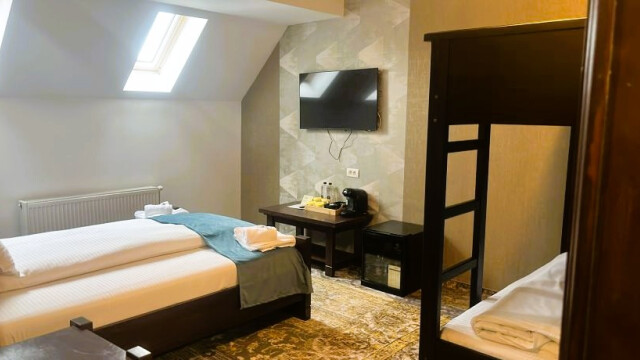 HOTEL POARTA RAIULUI