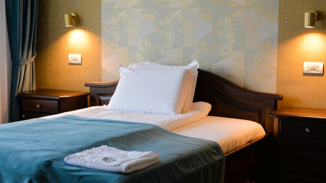 HOTEL POARTA RAIULUI