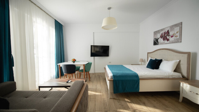 Solid Magic Apart Hotel