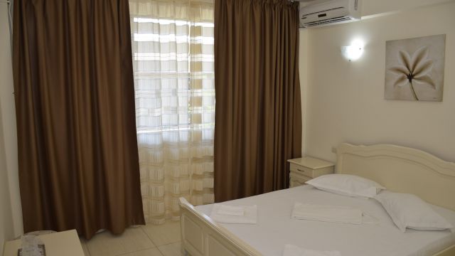 Hotel IMPACT