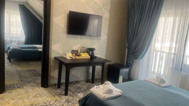 HOTEL POARTA RAIULUI